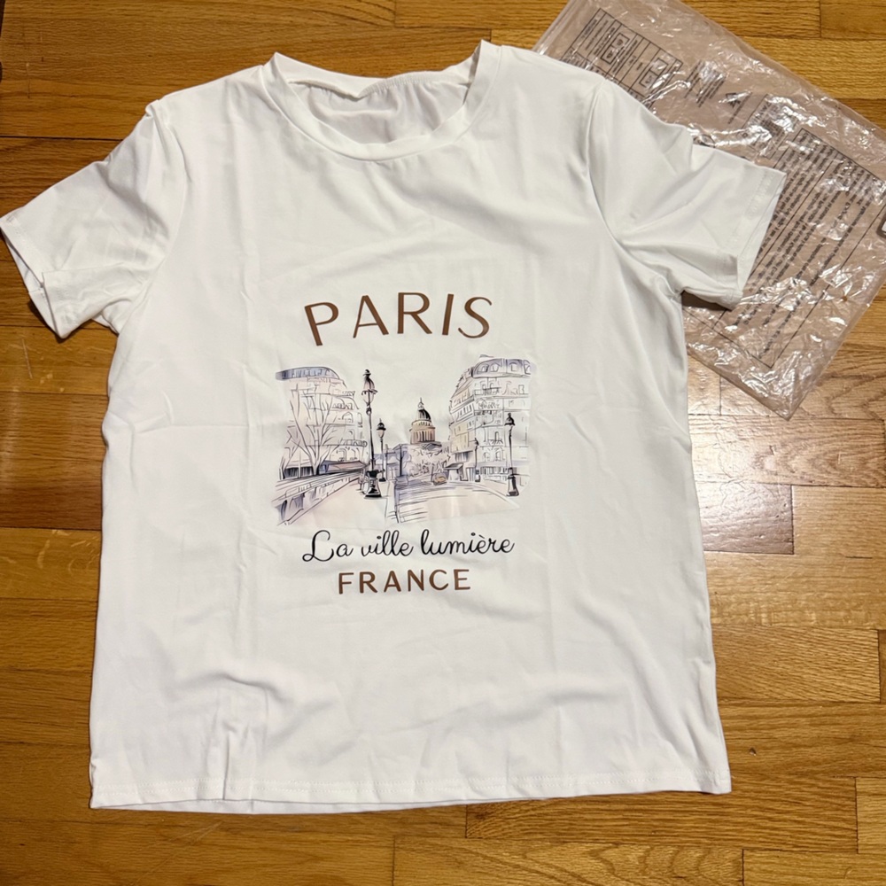 Paris White Graphic T-Shirt Size Medium